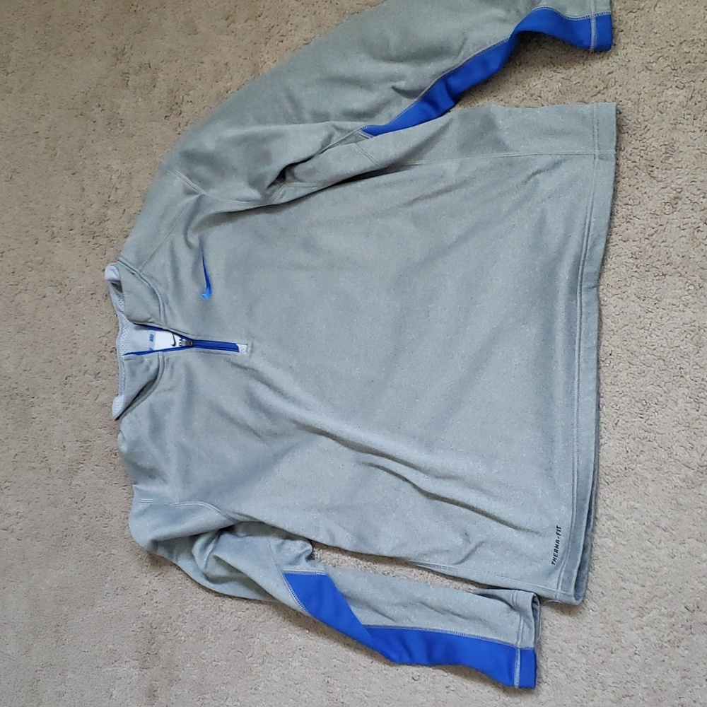 Nike Therma fit size xl